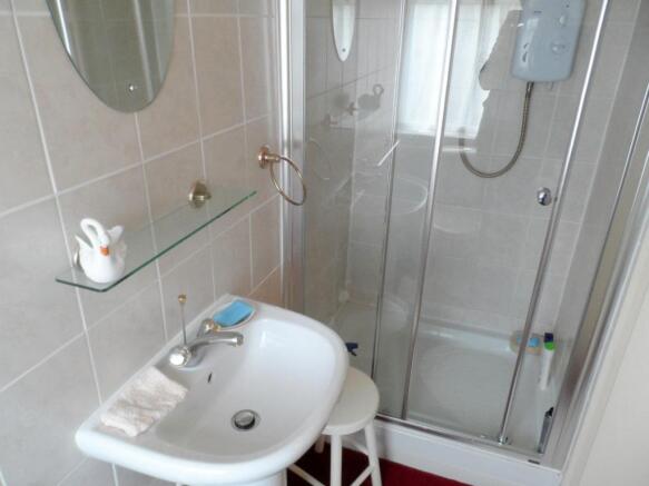 ENSUITE SHOWER ROOM