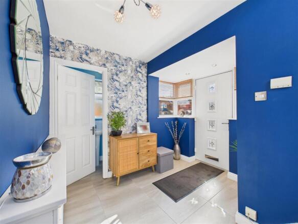 4 bed Detached for sale Image 6