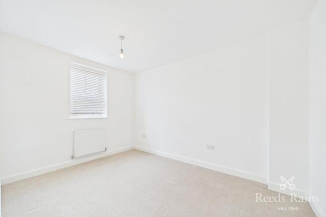 4 bed Semi-Detached for sale Image 9
