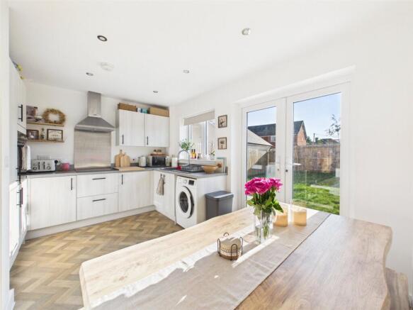 Kitchen / Dining