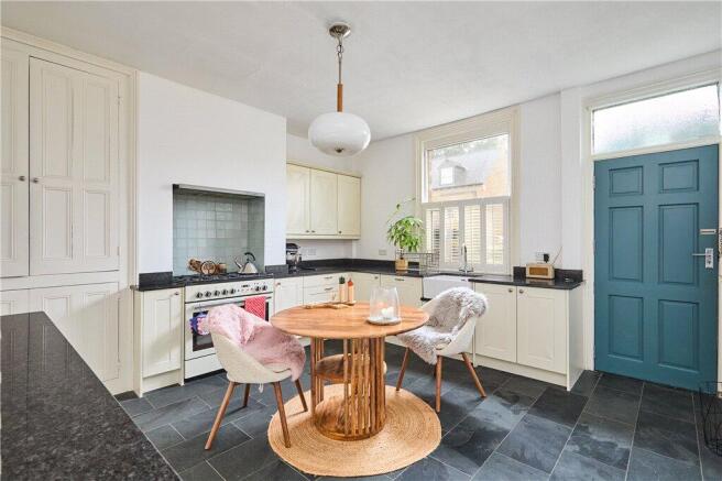 4 bed Terraced for sale Image 4