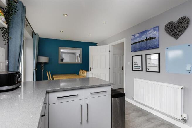 3 bed Detached for sale Image 10