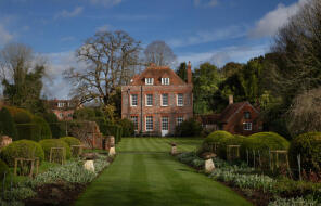 Parsonage Farm House, Main Road, East Hagbourne, Didcot OX11 9LN