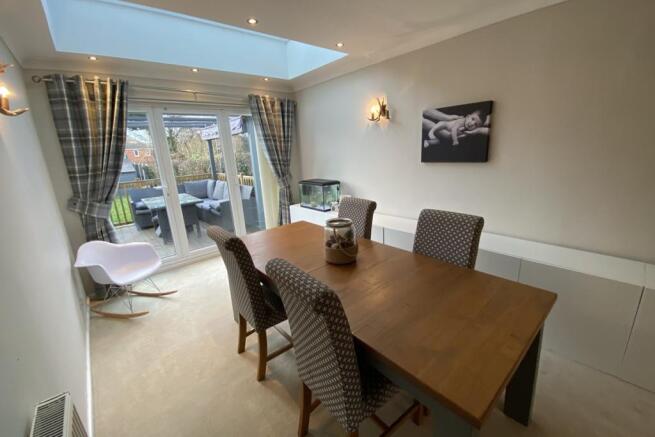 living room/dining r