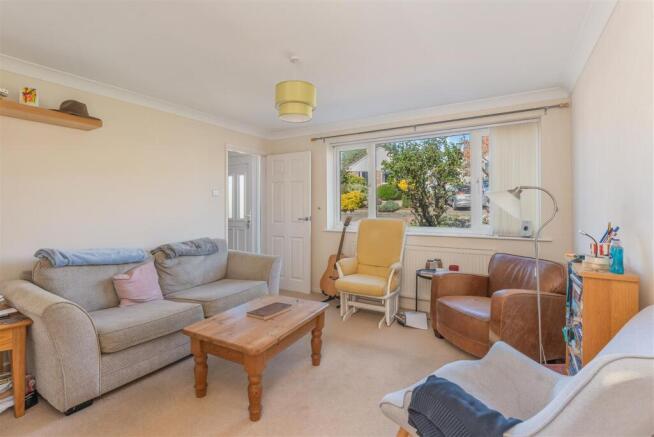 64 Wards Crescent, Bodicote-4.jpg