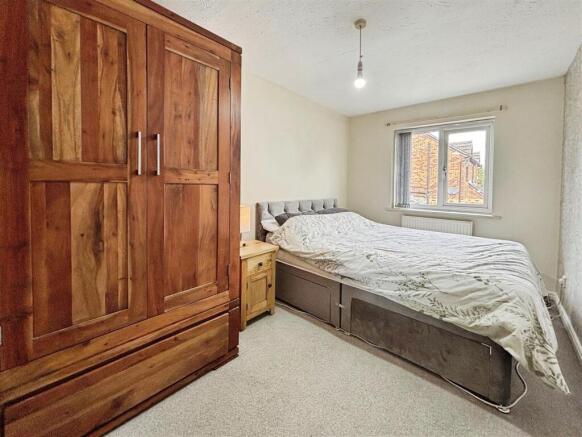 3 bed Semi-Detached for sale Image 8