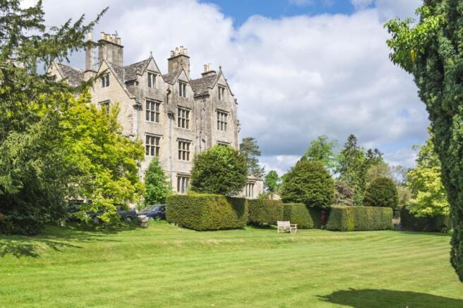 Shipton Court