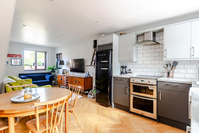 2 bed Semi-Detached for sale Image 6