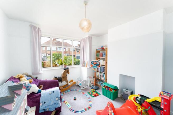 4 bed Semi-Detached for sale Image 3