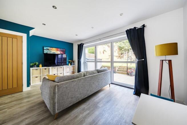 4 bed Town House for sale Image 8
