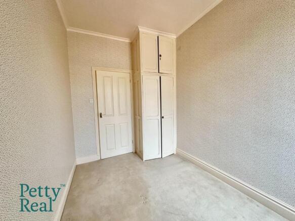 3 bed Terraced for sale Image 11