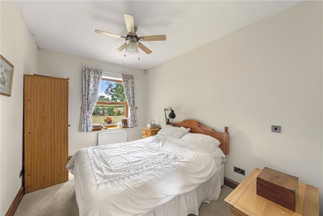 3 bed Semi-Detached for sale Image 8