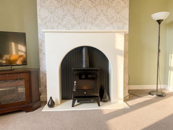 2 bed Semi-Detached Bungalow for sale Image 5