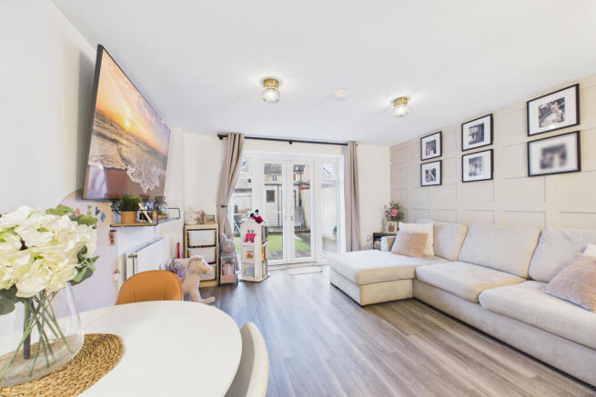 CAM05449G0-PR0050-STILL002