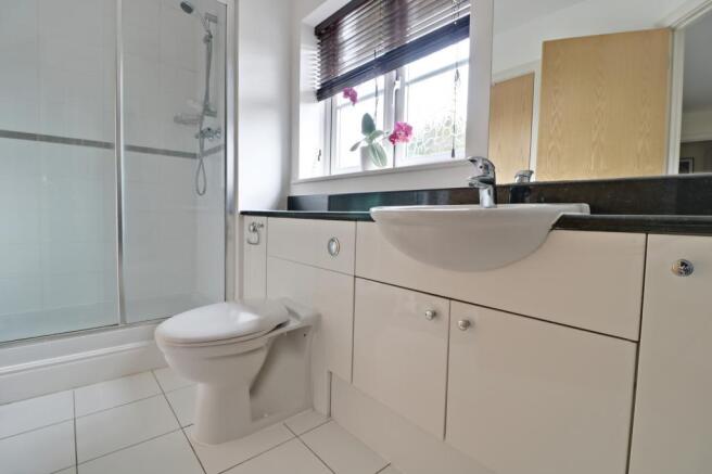 Ensuite to Bed 1