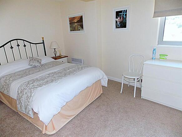 bedroom.JPG