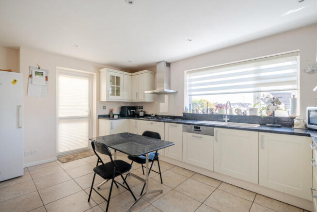 1441299-12-69d522...