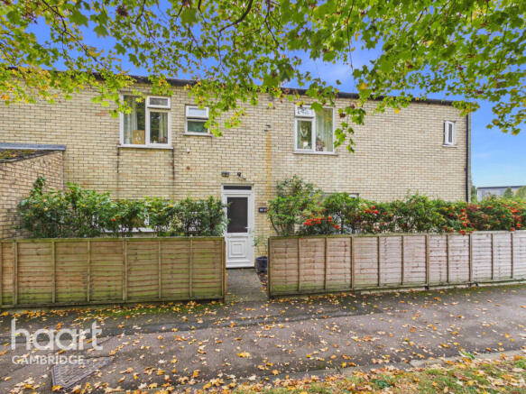 3-bed semi-detached on Nuns Way, Cambridge, £350,000