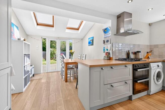 3 bed Semi-Detached for sale Image 5