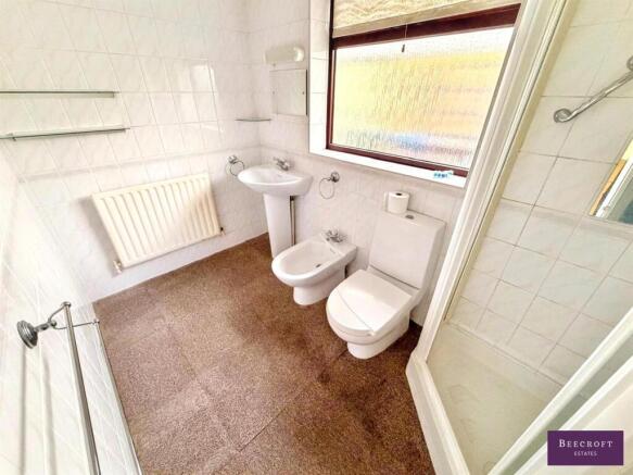 3 bed Detached Bungalow for sale Image 9