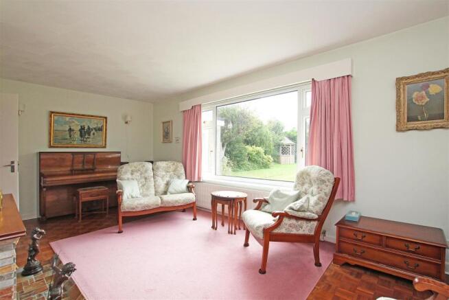 49BR - Lounge 1.jpg