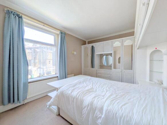 4 bed Terraced for sale Image 6