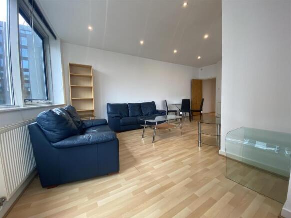 Livingroom (2).jpeg