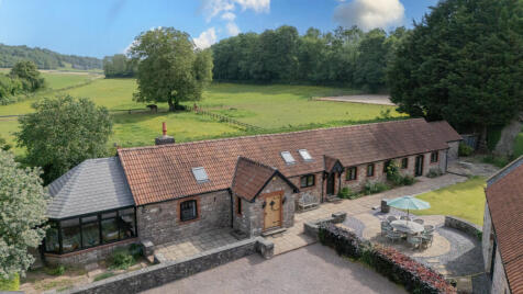Manor Farm, Crick, NP26