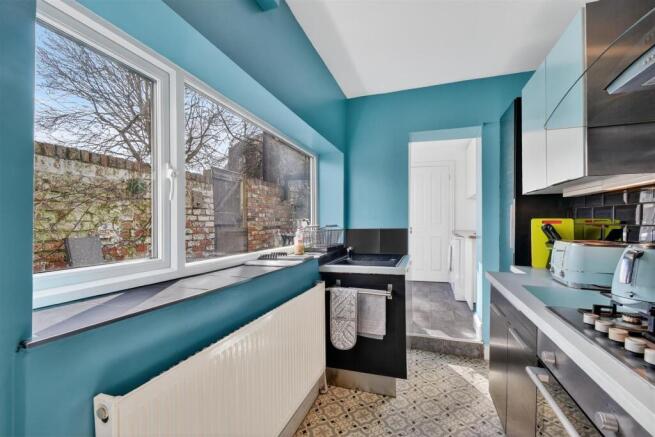 2 bed Terraced for sale Image 9