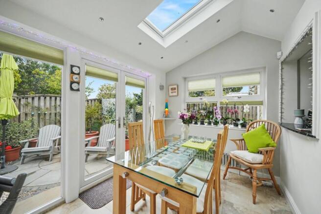 5 bed Detached for sale Image 9