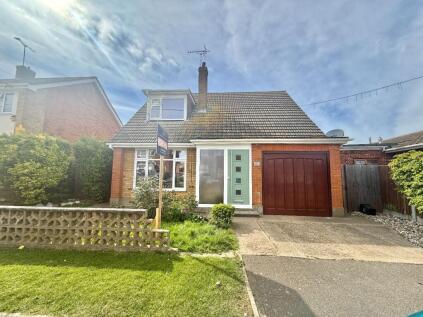 b Norton Avenue, Canvey Island