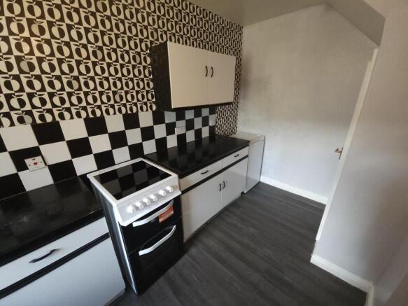 3 bed Semi-Detached to rent Image 5