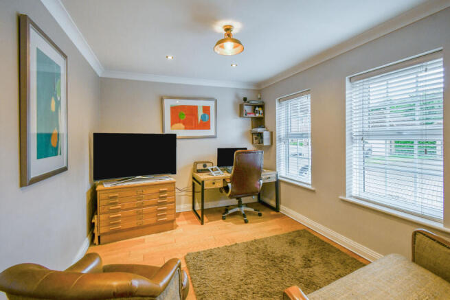 4 bed Detached for sale Image 12