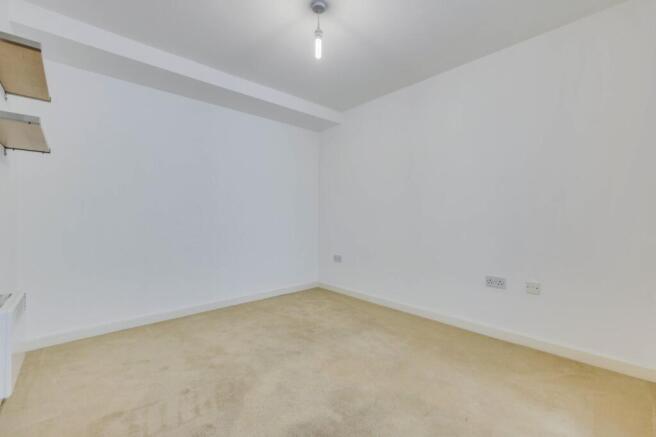 2 bed Flat for sale Image 8