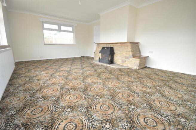 SITTING / DINING ROOM