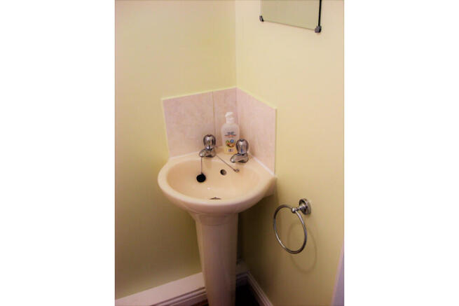 3 bed Detached to rent Image 7