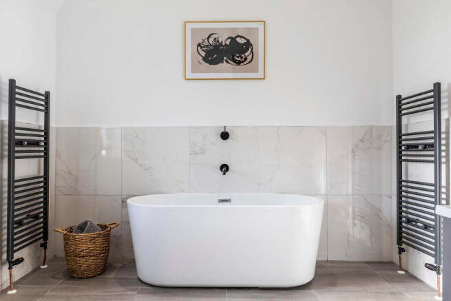 5 bed Terraced to rent Image 9