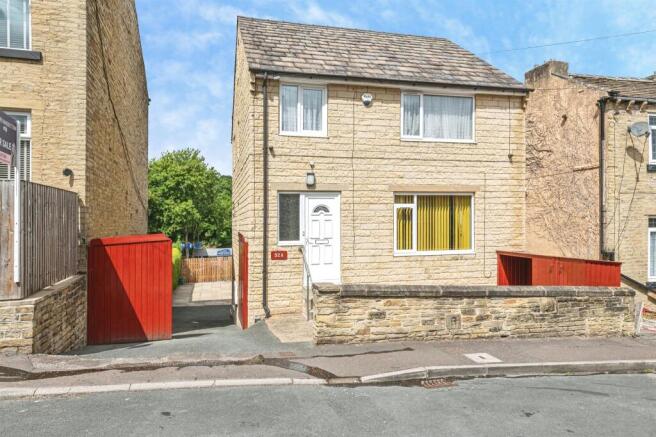 5 bed Detached for sale in brighouse