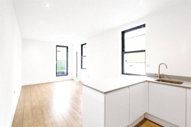 Living/Bed/Kitchen