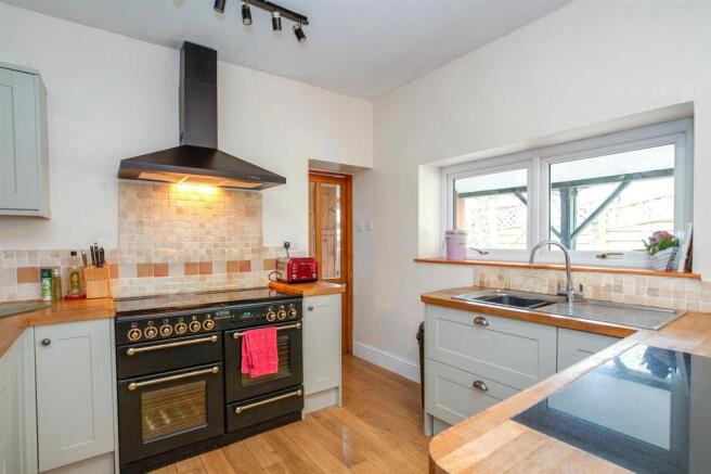 Kitchen 3.jpg
