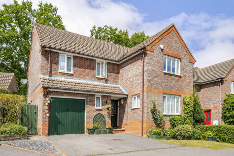 Pellings Farm Close, Crowborough