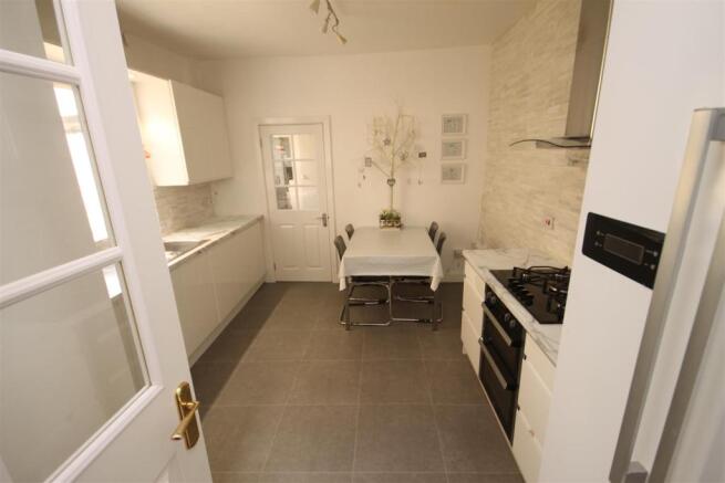 KITCHEN (2).JPG
