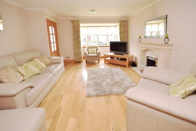 Lounge/Dining Room