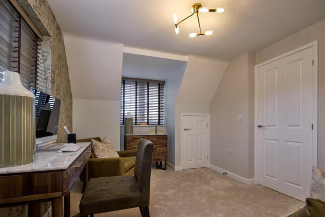 4 bed House for sale Image 10