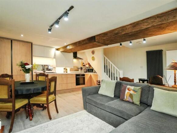 2 bed Terraced for sale Image 5