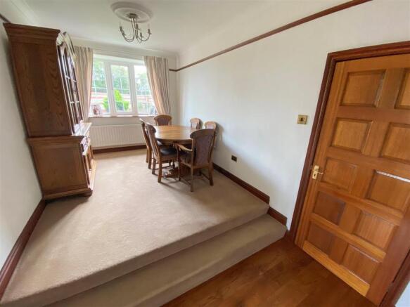 FORMAL DINING ROOM