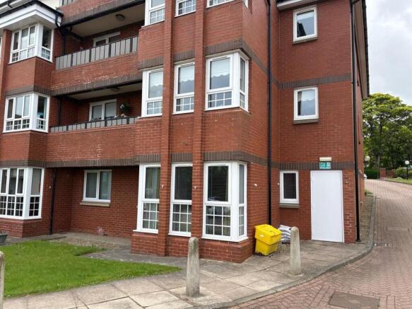 2 bed Apartment for sale Image 11