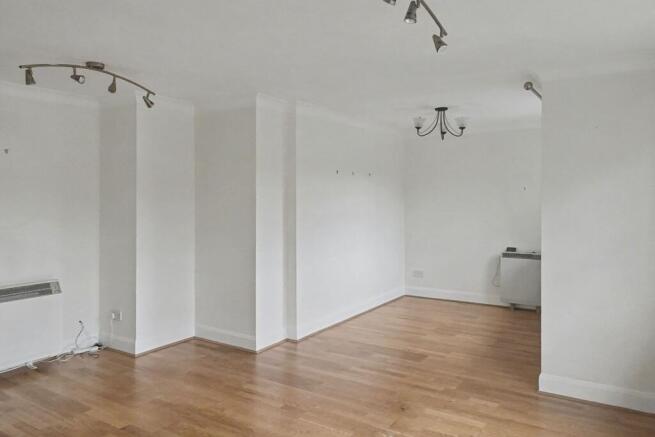 Flat 6 Marquis Court, Earls Meade, Luton, Bedfordshire, LU2 7LG