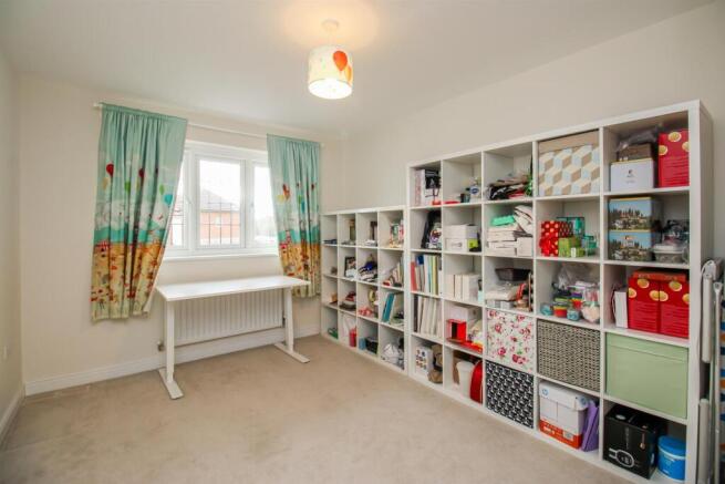 4 bed Detached for sale Image 12