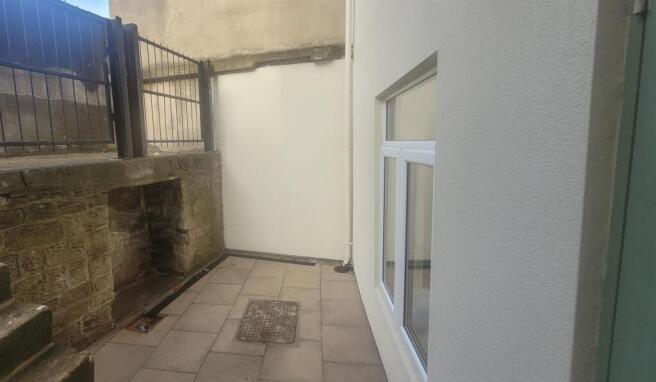 flat b 4 reg - courtyard pos.jpg